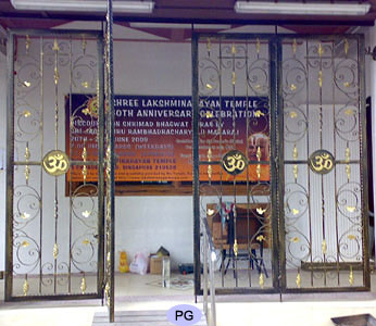 Folding gate for entrance
