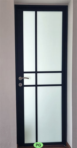 Lattice Door for Room Entrance
