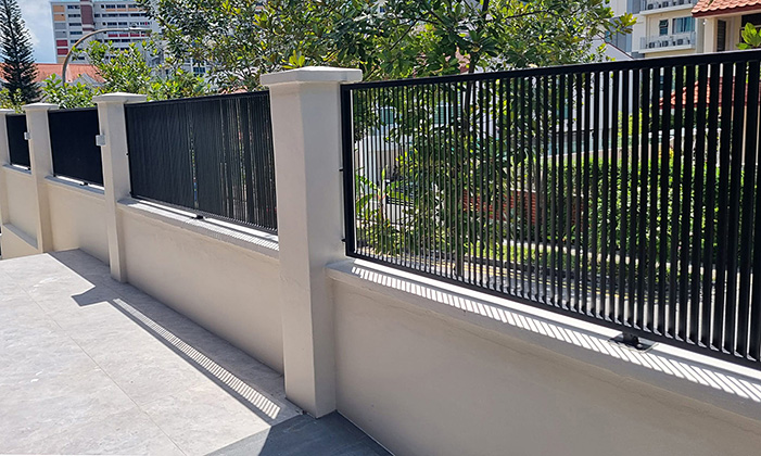 Louvre Fence Contractor, Clean & Modern Design