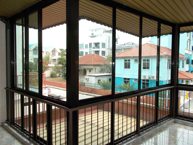 Sliding Windows in Singapore