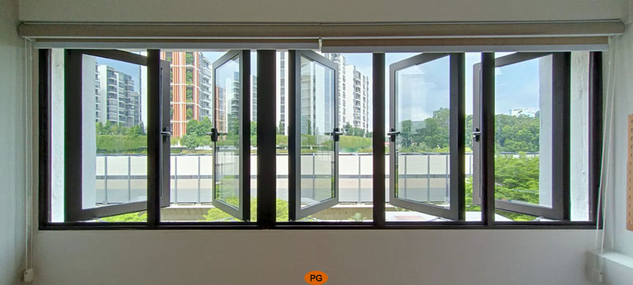 soundproof window reducing construction and traffic noise