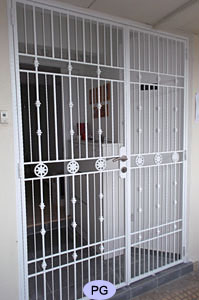 Swing house gate design Singapore