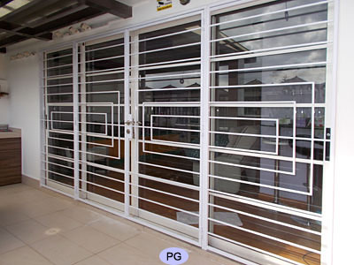 Swing house entrance gate design